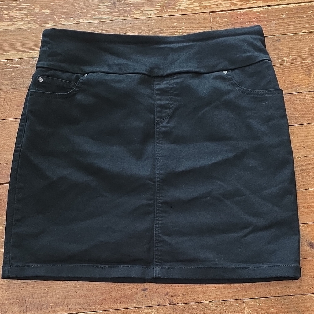 Elegant Black Mini Skirt